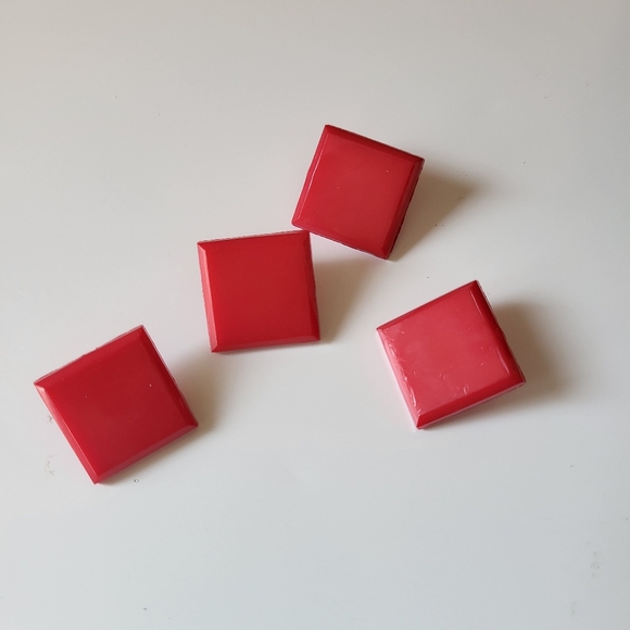 Vintage Red Square Plastic Shank Sewing Buttons ~ 4 Pieces - Picture 7 of 13